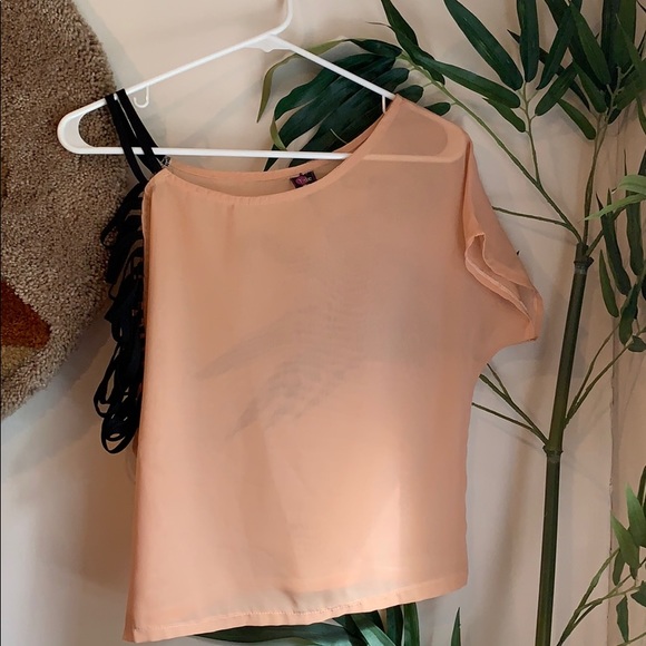 Sheer blouse peep 👀 one shoulder - Picture 7 of 7